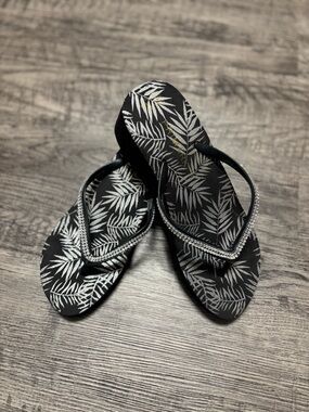 Black Palm Leaf Rhinestone Strap Flip Flops